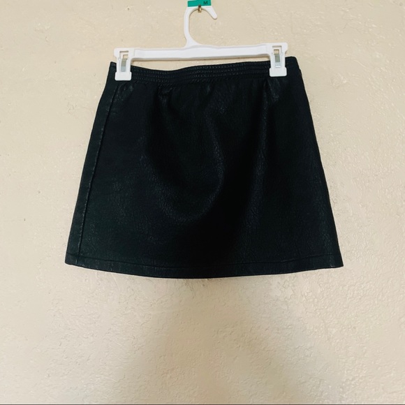 Forever 21 Girls Leather Skirt w/ Zippers - Picture 2 of 3